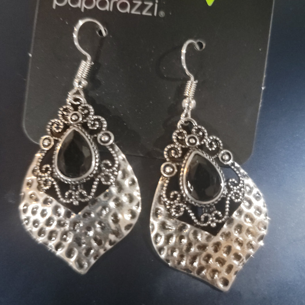 Blk slvr earring