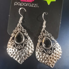 Load image into Gallery viewer, Blk slvr earring
