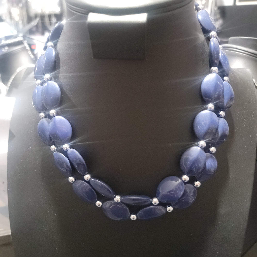 Blue bead neck