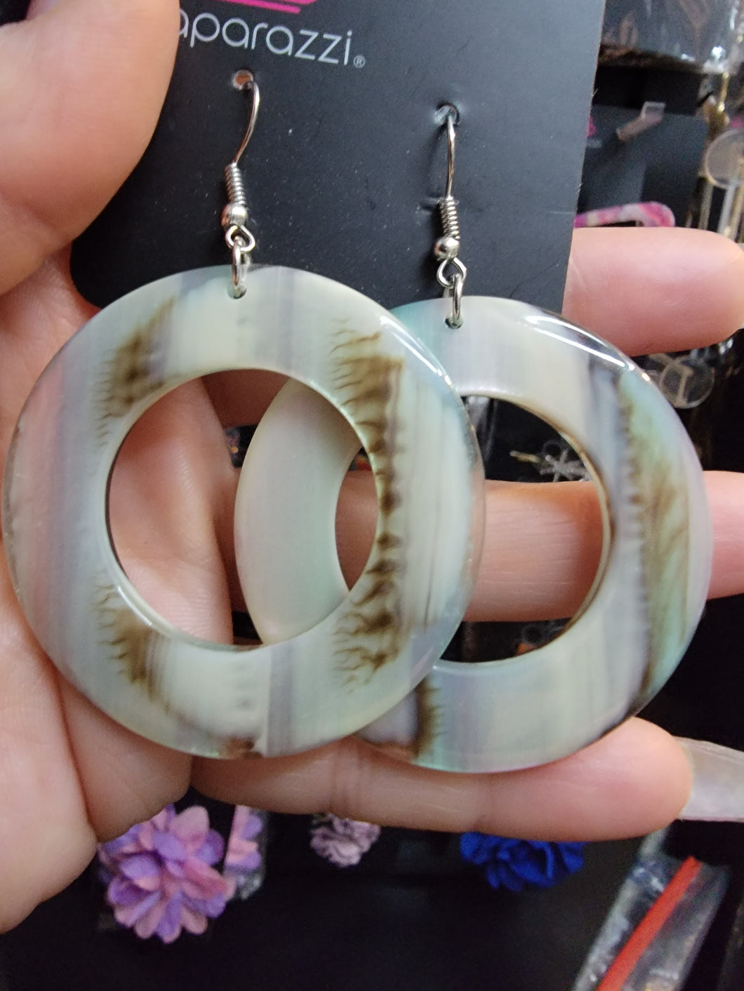Acrylic drop hoop