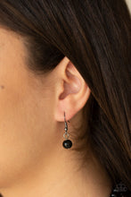 Load image into Gallery viewer, Bow Before The Queen - Black - Necklace
