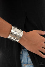 Load image into Gallery viewer, Get Your Bloom On - silver - Paparazzi bracelet
